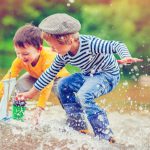 آب‌بازی چه فایده‌ای برای کودکان دارد؟